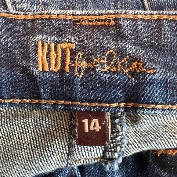 Kut From The Kloth Distressed Classic Straight Leg Dark Wash Jeans Size 14 - Picture 6 of 9